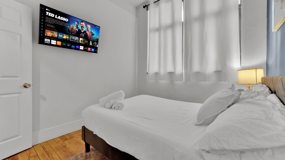 Room 4, Apartmint at Arch St Philadelphia, Philadelphia