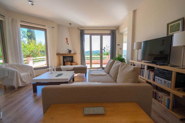 Living area 3, Villa Rodi - 3 Bedroom Holiday Home, Ionian Islands