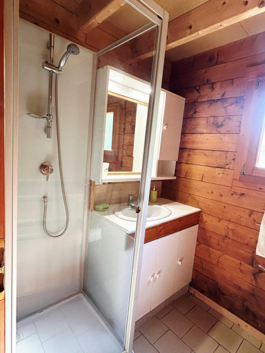 Bathroom, La Roche du Moulin, Yonne