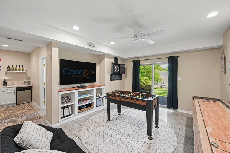 Game room 5, Lakefront - Brand-new hot Tub, Dock, Kayaks, Sup, Game Room & Firepit, Spotsylvania