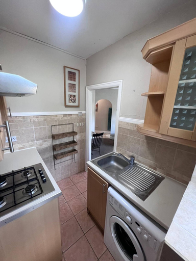 Laundry 4, Cozy Studio Flat in South Croydon - Ideal for Short or Long Stays, London