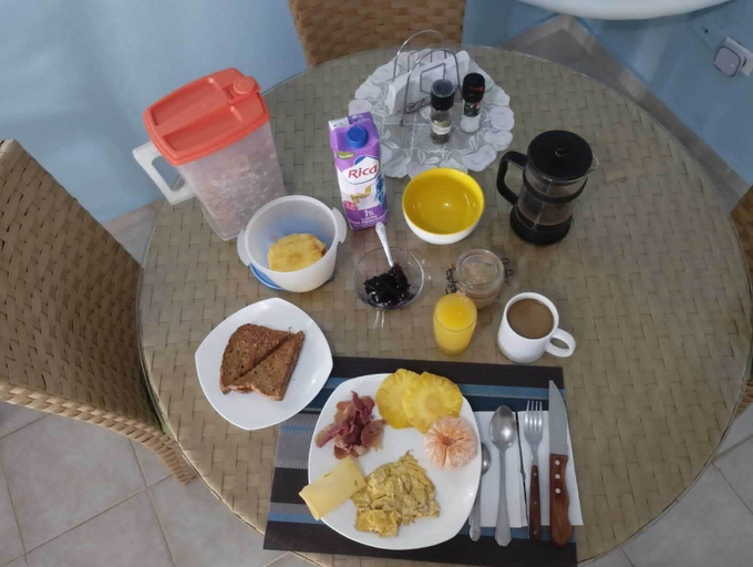 Food & Drinks, Room-best bed and Breakfast in Samana Br, Santa Bárbara de Samaná