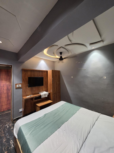4, Hotel Park View, Gandhinagar