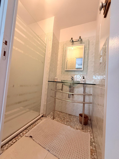 Bathroom 4, Chambres d'hotes villa du Sieck plage piscine, Finistère