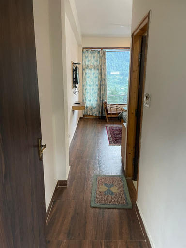Others 5, Hotel Saras, Kullu