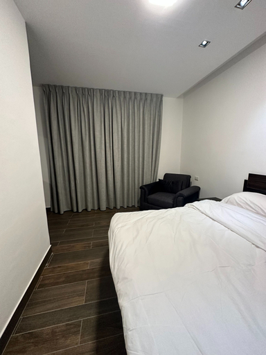 Room 2, Charming Amman Apartment With Electric Heating & Wi, Amman
