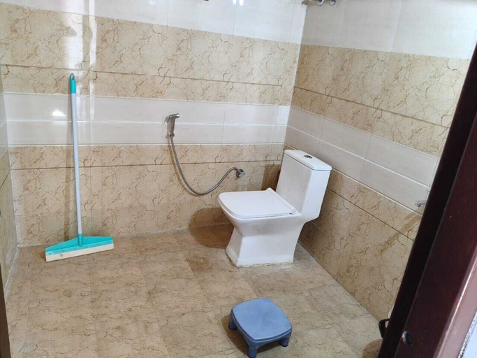 Bathroom, Hilans Basera 2Km forest walk from road, Tehri Garhwal