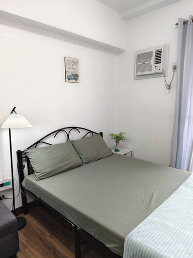 Room 2, Windsong Suite Unli Netflix & Disney Roofdeck View, Pasay City