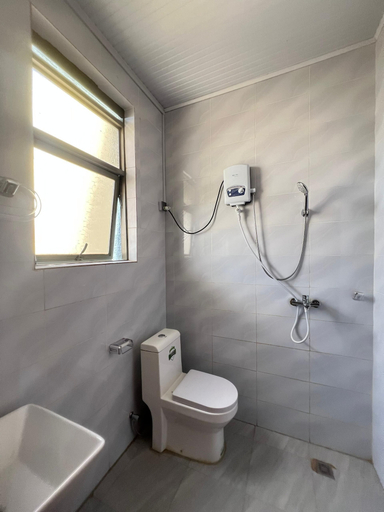 Bathroom, KIGALI GOLDEN VILLA RESORTS WITH POOL, Gasabo