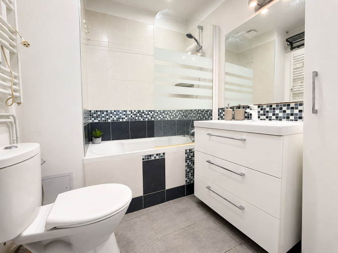 Bathroom 2, Luxueux Appartement au 16e, Paris