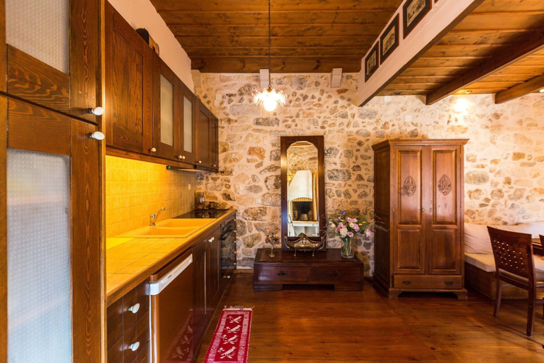 Room 4, Venetian Rimondi Fountain Mansion - Built In 1626, Crete
