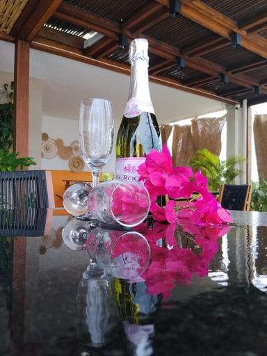 Food & Drinks 5, Vila Mistral, Touros
