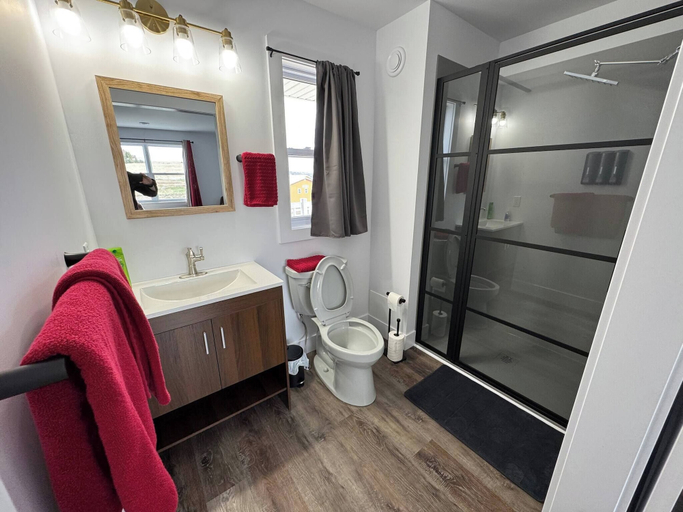Bathroom 2, Room-red Farm Inn - Room 12, Cape Breton