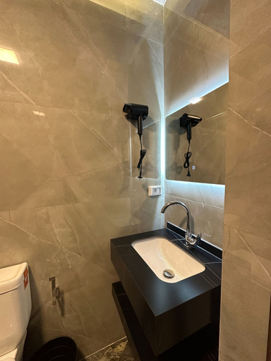 Bathroom 3, Charming Amman Apartment with Modern Ameniti, Amman