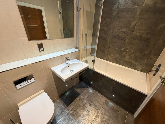 Bathroom 4, Llawnroc Hotel, Cornwall