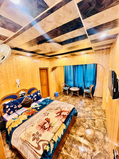 Bedroom 5, sonamarg snow view, Ganderbal