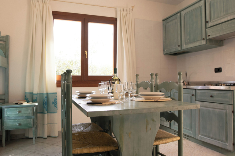 Dining 4, Idyllic Residence Cala Viola B4 one Bedroom Apartment Sleeps 4 Persons, Nuoro