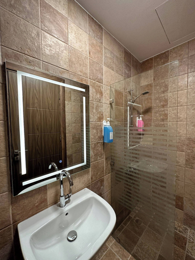 Bathroom 4, Antica Jabalal-lwebdeh, Wadi Essier