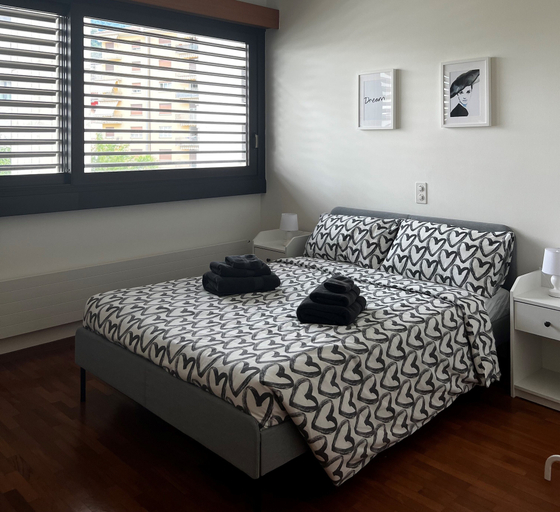 Room 4, Lugano City Apartment in Cassarate Facing the Lake, 5min From the Centre, Lugano