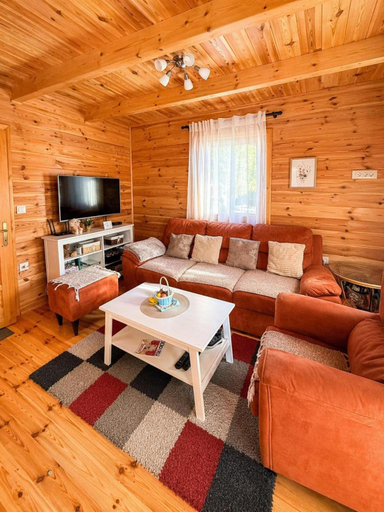 Others 4, Chalet Aleksa