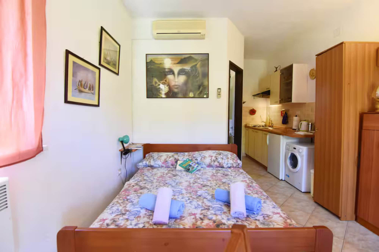 Room 5, Cozy Studio With Garden Terrace in Zambratija, Umag