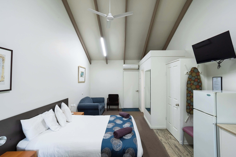 Bedroom 3, Canberra Ave Villas, Queanbeyan