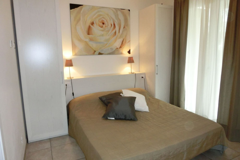 Room, Lovely Flat in a Modern Residence With Pool, Venezia