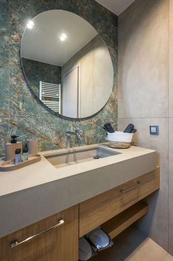 5, The New Life Houses, Crete