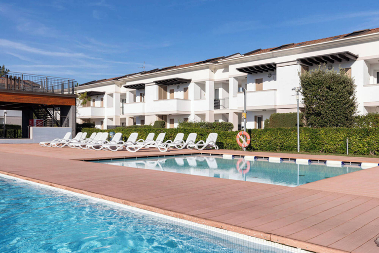 Pool 4, Modern Flat With big Swimming Pool and Parking, Venezia