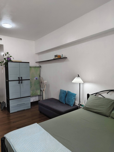 Room 5, Windsong Suite Unli Netflix & Disney Roofdeck View, Pasay City