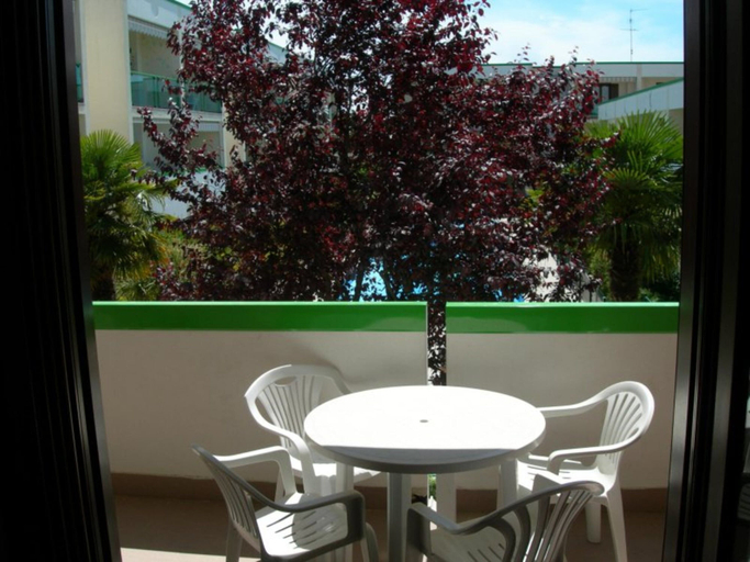 Balcony, Holiday Retreat With Pool, Private Garden and BBQ, Venezia