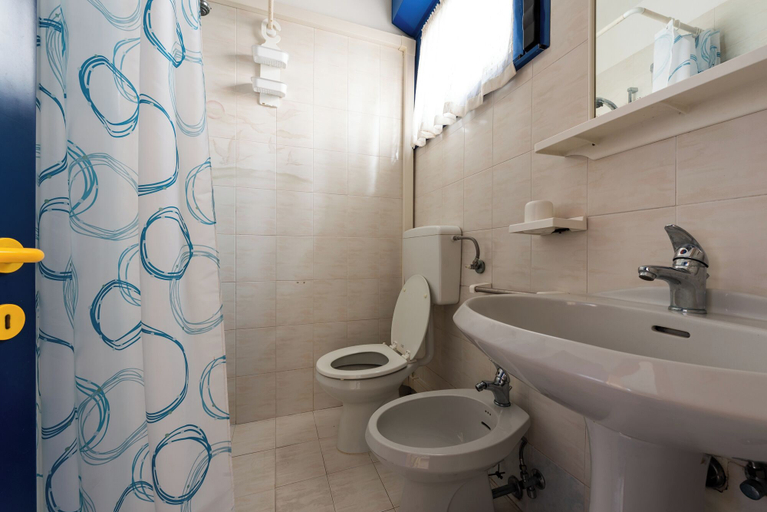Bathroom 3, Beachside Apartment for Families and Friends, Venezia