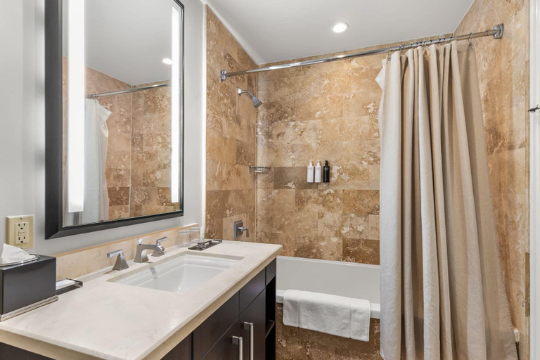 2, Resort View 2BR Residence, Monroe