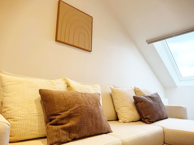 Room 5, Central Ghent | Modern 6BR Apt. w/ WIFI, Oost-Vlaanderen