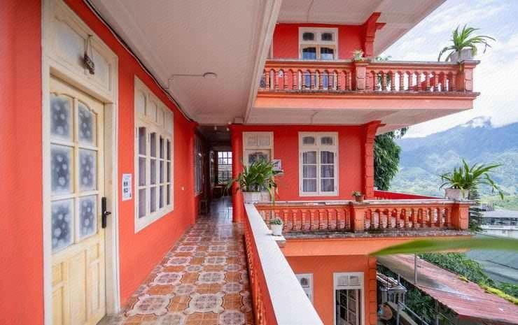 Exterior & Views
