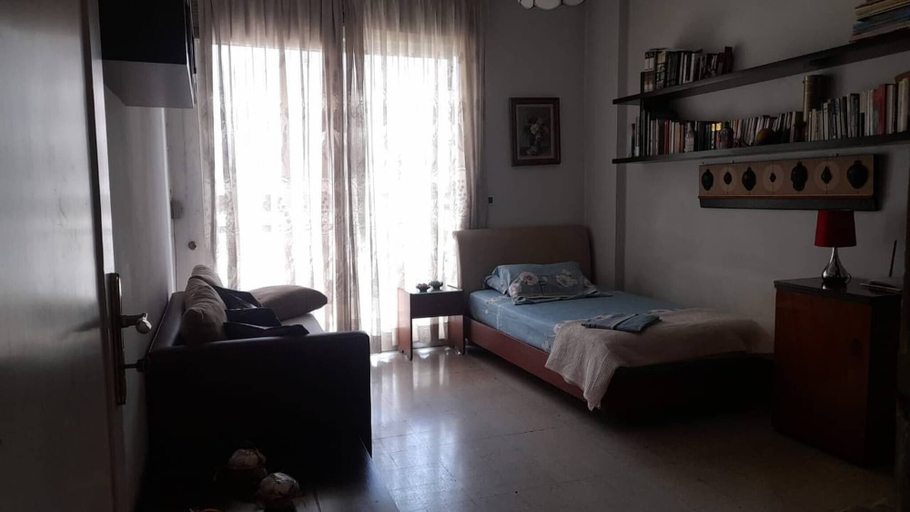 Room 2, New Jdeideh, Including Generator, Furnished Apartment, Parking, Great Location, El Metn