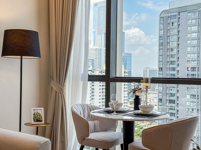 Balcony 2, Best Siam Stay · Walk to Paragon and Centralworld, Ratchathewi