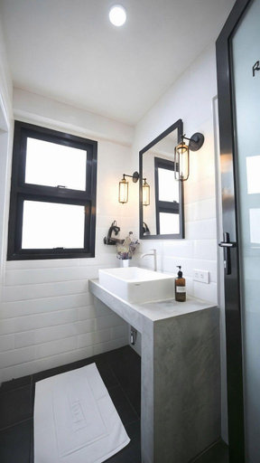 Bathroom 5, Lamurr Sukhumvit 41 - Hostel, Wattana