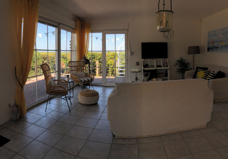 Living room 5, Serene Waterview Retreat 2 Bedrooms in Mönkebude, Germany, Vorpommern-Greifswald