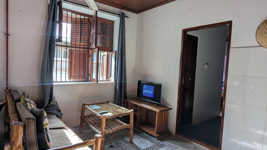 Living room 2, Kay's Place Train House Zanzibar Gallery, Mjini