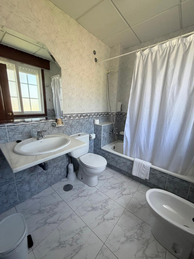 Bathroom 2, Casa Rodino, Pontevedra