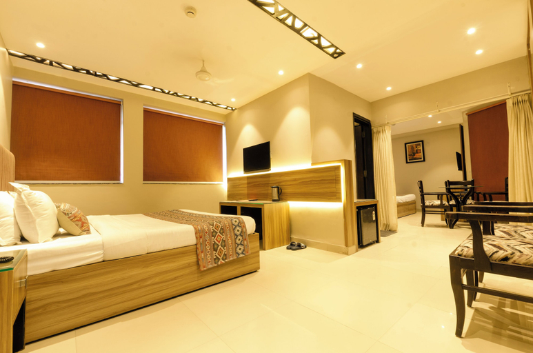 Others 4, Hotel Jullundur 18, Chandigarh