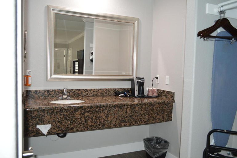 Bathroom 4, Fairview Inn & Suites, Sonoma