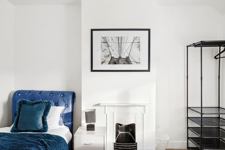 Bedroom 2, 3bed Cozy House Parking Wifi, London