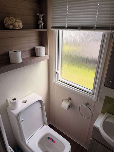 Bathroom 3, 3 Bedroom Caravan Alix, Denbighshire