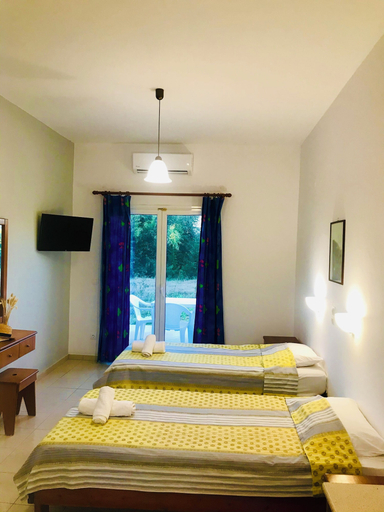 Bedroom 4, Room-banos Apartments and Swimming Pool, Ionian Islands