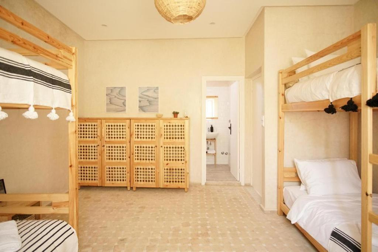 Bedroom 5, The Line Up, Tiznit