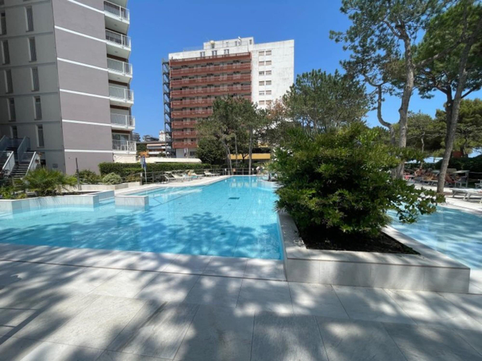 Pool 2, Perfect Holiday Flat With Pool, Udine