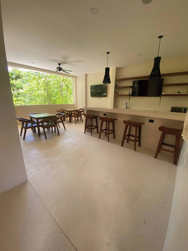 Dining 4, Great 3 Bedroom Apartment and Private Pool!, Cozumel