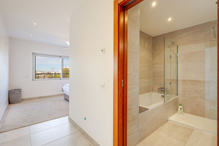 Room 3, Casa Lynda Lagos City Centre, Lagos